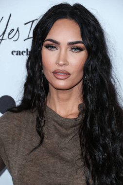 Beverly Hills, Birleşik Devletler. 10 Nisan 2022 'de Amerikan aktris Megan Fox, Yes I Am Cacharel, Fas yağı, Sunglass Hut, MCM, FIJI, Whispering Angel, Sleep Spa Hastens tarafından sunulan The Daily Front Row' un 6. 