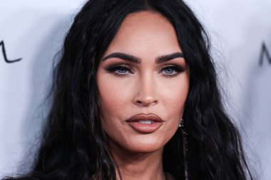 Beverly Hills, Birleşik Devletler. 10 Nisan 2022 'de Amerikan aktris Megan Fox, Yes I Am Cacharel, Fas yağı, Sunglass Hut, MCM, FIJI, Whispering Angel, Sleep Spa Hastens tarafından sunulan The Daily Front Row' un 6. 