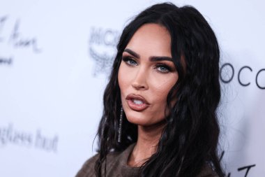 Beverly Hills, Birleşik Devletler. 10 Nisan 2022 'de Amerikan aktris Megan Fox, Yes I Am Cacharel, Fas yağı, Sunglass Hut, MCM, FIJI, Whispering Angel, Sleep Spa Hastens tarafından sunulan The Daily Front Row' un 6. 