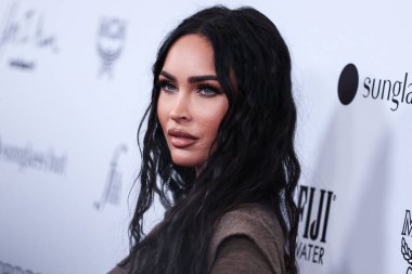 Beverly Hills, Birleşik Devletler. 10 Nisan 2022 'de Amerikan aktris Megan Fox, Yes I Am Cacharel, Fas yağı, Sunglass Hut, MCM, FIJI, Whispering Angel, Sleep Spa Hastens tarafından sunulan The Daily Front Row' un 6. 
