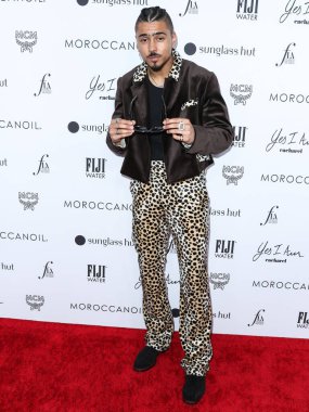 Quincy Brown, Yes I Am Cacharel, Fas yağı, Sunglass Hut, MCM, FIJI, Whispering Angel ve Sleep Spa Hastens tarafından Beverly Wilshire, A Four Seasons Hotel 'de düzenlenen The Daily Front Row' un 6.