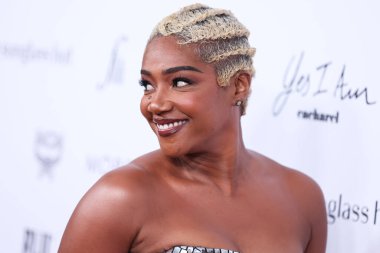 Beverly Hills, Birleşik Devletler. 10 Nisan 2022 'de. Brandon Maxwell elbisesi giyen Amerikalı komedyen Tiffany Haddish, The Daily Front Row 'un 6. Moda Ödülleri' ne geldi. 