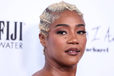 Beverly Hills, Birleşik Devletler. 10 Nisan 2022 'de. Brandon Maxwell elbisesi giyen Amerikalı komedyen Tiffany Haddish, The Daily Front Row 'un 6. Moda Ödülleri' ne geldi. 