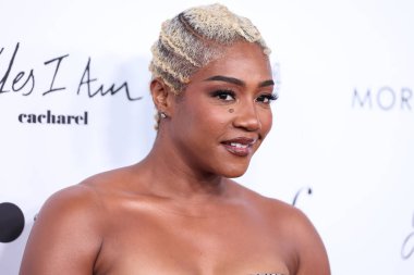 Beverly Hills, Birleşik Devletler. 10 Nisan 2022 'de. Brandon Maxwell elbisesi giyen Amerikalı komedyen Tiffany Haddish, The Daily Front Row 'un 6. Moda Ödülleri' ne geldi. 