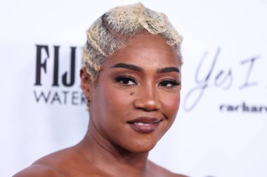 Beverly Hills, Birleşik Devletler. 10 Nisan 2022 'de. Brandon Maxwell elbisesi giyen Amerikalı komedyen Tiffany Haddish, The Daily Front Row 'un 6. Moda Ödülleri' ne geldi. 