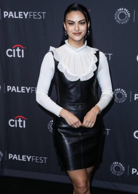 Amerikalı aktris Camila Mendes, 9 Nisan 2022 'de Hollywood, Los Angeles, Kaliforniya, ABD' deki Dolby Tiyatrosu 'nda düzenlenen 2022 PaleyFest LA' e geldi.. 
