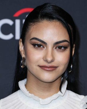 Amerikalı aktris Camila Mendes, 9 Nisan 2022 'de Hollywood, Los Angeles, Kaliforniya, ABD' deki Dolby Tiyatrosu 'nda düzenlenen 2022 PaleyFest LA' e geldi.. 
