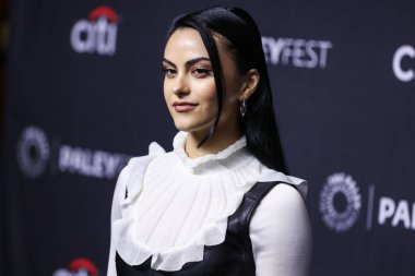 Amerikalı aktris Camila Mendes, 9 Nisan 2022 'de Hollywood, Los Angeles, Kaliforniya, ABD' deki Dolby Tiyatrosu 'nda düzenlenen 2022 PaleyFest LA' e geldi.. 