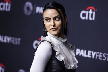 Amerikalı aktris Camila Mendes, 9 Nisan 2022 'de Hollywood, Los Angeles, Kaliforniya, ABD' deki Dolby Tiyatrosu 'nda düzenlenen 2022 PaleyFest LA' e geldi.. 