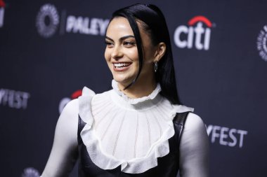 Amerikalı aktris Camila Mendes, 9 Nisan 2022 'de Hollywood, Los Angeles, Kaliforniya, ABD' deki Dolby Tiyatrosu 'nda düzenlenen 2022 PaleyFest LA' e geldi.. 