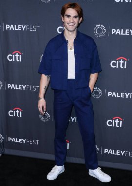 Yeni Zelandalı aktör KJ Apa, 9 Nisan 2022 'de Hollywood, Los Angeles, Kaliforniya, ABD' deki Dolby Tiyatrosu 'nda düzenlenen 2022 PaleyFest Los Angeles - CW' s Riverdale 'e geldi..