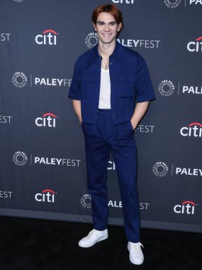 Yeni Zelandalı aktör KJ Apa, 9 Nisan 2022 'de Hollywood, Los Angeles, Kaliforniya, ABD' deki Dolby Tiyatrosu 'nda düzenlenen 2022 PaleyFest Los Angeles - CW' s Riverdale 'e geldi..