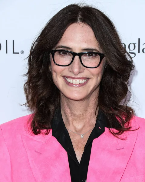 Elizabeth Stewart, Yes I Am Cacharel, Fas yağı, Sunshine Hut, MCM, FIJI, Whispering Angel, and Sleep Spa Hastens, Los Angeles, 11 Nisan 2022 'de The Daily Front Row' un 6.