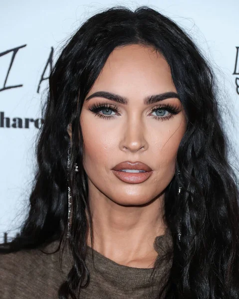 Beverly Hills, Birleşik Devletler. 10 Nisan 2022 'de Amerikan aktris Megan Fox, Yes I Am Cacharel, Fas yağı, Sunglass Hut, MCM, FIJI, Whispering Angel, Sleep Spa Hastens tarafından sunulan The Daily Front Row' un 6. 