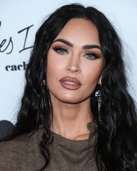 Beverly Hills, Birleşik Devletler. 10 Nisan 2022 'de Amerikan aktris Megan Fox, Yes I Am Cacharel, Fas yağı, Sunglass Hut, MCM, FIJI, Whispering Angel, Sleep Spa Hastens tarafından sunulan The Daily Front Row' un 6. 