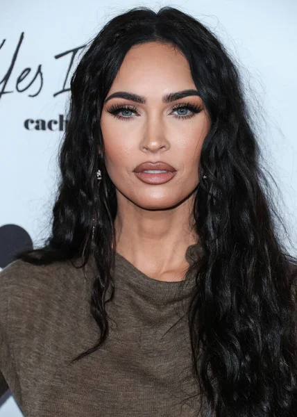 Beverly Hills, Birleşik Devletler. 10 Nisan 2022 'de Amerikan aktris Megan Fox, Yes I Am Cacharel, Fas yağı, Sunglass Hut, MCM, FIJI, Whispering Angel, Sleep Spa Hastens tarafından sunulan The Daily Front Row' un 6. 