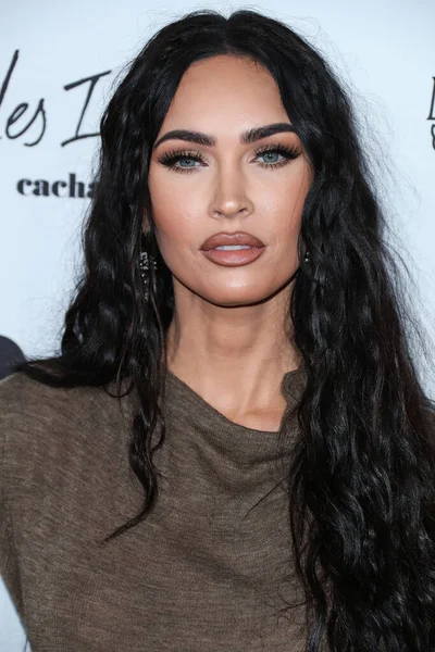 Beverly Hills, Birleşik Devletler. 10 Nisan 2022 'de Amerikan aktris Megan Fox, Yes I Am Cacharel, Fas yağı, Sunglass Hut, MCM, FIJI, Whispering Angel, Sleep Spa Hastens tarafından sunulan The Daily Front Row' un 6. 