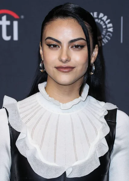 Amerikalı aktris Camila Mendes, 9 Nisan 2022 'de Hollywood, Los Angeles, Kaliforniya, ABD' deki Dolby Tiyatrosu 'nda düzenlenen 2022 PaleyFest LA' e geldi.. 