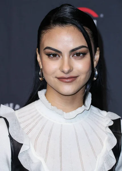 Amerikalı aktris Camila Mendes, 9 Nisan 2022 'de Hollywood, Los Angeles, Kaliforniya, ABD' deki Dolby Tiyatrosu 'nda düzenlenen 2022 PaleyFest LA' e geldi.. 