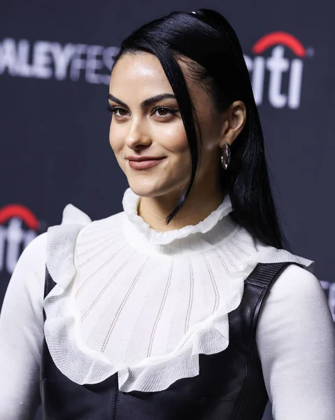 Amerikalı aktris Camila Mendes, 9 Nisan 2022 'de Hollywood, Los Angeles, Kaliforniya, ABD' deki Dolby Tiyatrosu 'nda düzenlenen 2022 PaleyFest LA' e geldi.. 
