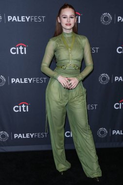 Amerikalı aktris Madelaine Petsch, 9 Nisan 2022 'de Hollywood, Los Angeles, Kaliforniya, ABD' deki Dolby Tiyatrosu 'nda düzenlenen 2022 PaleyFest LA' ye geldi.. 