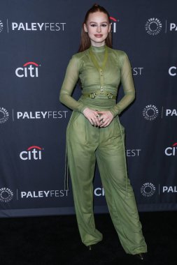 Amerikalı aktris Madelaine Petsch, 9 Nisan 2022 'de Hollywood, Los Angeles, Kaliforniya, ABD' deki Dolby Tiyatrosu 'nda düzenlenen 2022 PaleyFest LA' ye geldi.. 