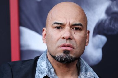 Luis Moncada, 7 Nisan 2022 'de Hollywood Amerikan Lejyon Tiyatrosu 43 numaradaki AMC' Better Call Saul 'sezonunun Los Angeles prömiyerine geldi.. 