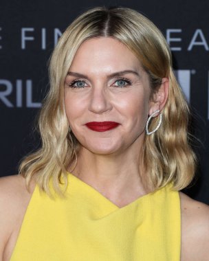 Amerikalı aktris Rhea Seehorn, 7 Nisan 2022 'de Hollywood Amerikan Lejyon Tiyatrosu 43. sezonunda düzenlenen AMC' nin 