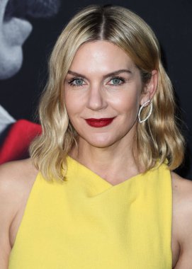 Amerikalı aktris Rhea Seehorn, 7 Nisan 2022 'de Hollywood Amerikan Lejyon Tiyatrosu 43. sezonunda düzenlenen AMC' nin 