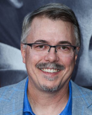 Vince Gilligan, 7 Nisan 2022 'de Hollywood Amerikan Lejyon Tiyatrosu 43 numaradaki AMC' Better Call Saul 'un Los Angeles prömiyerine geldi.. 