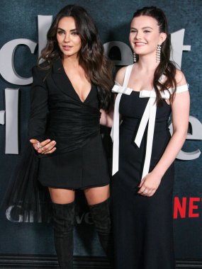 Mila Kunis ve Chiara Aurelia, Netflix 'in 
