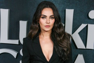 Carolina Herrera 'yı giyen Amerikalı aktris Mila Kunis, Netflix' in 29 Eylül 2022 'de New York, New York, ABD' deki The Paris Theater 'da düzenlenen' Yaşayan En Şanslı Kız 'adlı filminin New York galasına geldi.. 