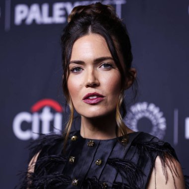 Mandy Moore 2022 PaleyFest Los Angeles 'a geldi - NBC' nin 