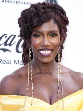 Bozoma Saint John, 24 Mart 2022 'de Beverly Wilshire Four Seasons Oteli' nde düzenlenen 'Siyah Sinema Evreni' nin Hollywood Ödülleri 'nde Siyah Kadınlar Öğle Yemeği Yıldönümünde 2022' ye geldi.