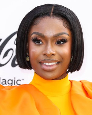 Coco Jones, 24 Mart 2022 'de Beverly Wilshire Four Seasons Oteli' nde düzenlenen 'Siyah Sinema Evreni' nin Hollywood Ödülleri 'nde Siyah Kadınlar Öğle Yemeği Yıldönümünde 2022. Yıllık ESSENCE' ye geldi.