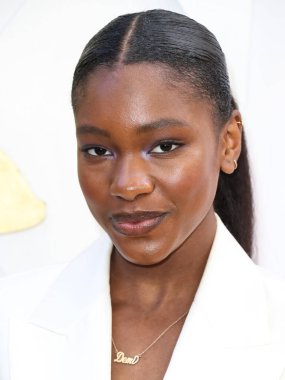 Zimmermann 'ın kıyafetlerini giyen Demi Singleton, 24 Mart 2022' de Beverly Wilshire Four Seasons Oteli 'nde düzenlenen' Siyah Sinema Evreni 'ni vurgulayan Hollywood Ödülleri' nde 15. Yıllık ESSENCE Siyahi Kadınlarına ulaştı. 