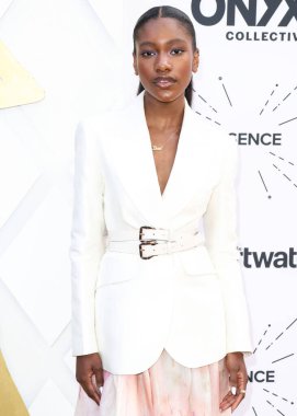 Zimmermann 'ın kıyafetlerini giyen Demi Singleton, 24 Mart 2022' de Beverly Wilshire Four Seasons Oteli 'nde düzenlenen' Siyah Sinema Evreni 'ni vurgulayan Hollywood Ödülleri' nde 15. Yıllık ESSENCE Siyahi Kadınlarına ulaştı. 