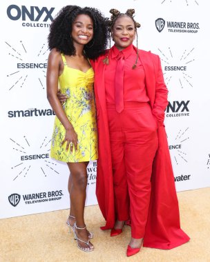 Saniyya Sidney ve Aunjanue Ellis, 24 Mart 2022 'de Beverly Wilshire Four Seasons Oteli' nde düzenlenen 