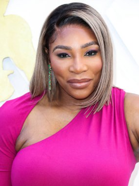 Serena 'nın S kolleksiyonundan bir elbise giyen Amerikalı tenisçi Serena Williams, 2022' nin 15. Geleneksel ESSENCE Siyahi Kadınlar Hollywood Ödüllerinde Öğle Yemeği Yıldönümünde 'Siyah Sinema Evrenini' ön plana çıkarıyor.