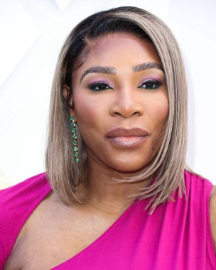 Serena 'nın S kolleksiyonundan bir elbise giyen Amerikalı tenisçi Serena Williams, 2022' nin 15. Geleneksel ESSENCE Siyahi Kadınlar Hollywood Ödüllerinde Öğle Yemeği Yıldönümünde 'Siyah Sinema Evrenini' ön plana çıkarıyor.