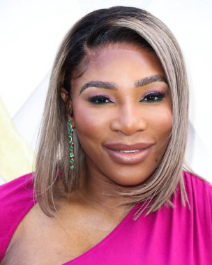 Serena 'nın S kolleksiyonundan bir elbise giyen Amerikalı tenisçi Serena Williams, 2022' nin 15. Geleneksel ESSENCE Siyahi Kadınlar Hollywood Ödüllerinde Öğle Yemeği Yıldönümünde 'Siyah Sinema Evrenini' ön plana çıkarıyor.