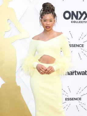 Storm Reid, 24 Mart 2022 'de Beverly Wilshire Four Seasons Oteli' nde düzenlenen 'Siyah Sinema Evreni' nin Hollywood Ödülleri 'nde Siyah Kadınlar Öğle Yemeği Yıldönümünde 2022. Yıllık ESSENCE' e geldi.