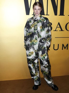 Prada giyen Hunter Schafer, Vanities Party 'ye 22 Mart 2022' de Hollywood, Los Angeles, Kaliforniya, ABD 'de Vanity Fair tarafından düzenlenen Genç Hollywood Gecesi' ne geldi..