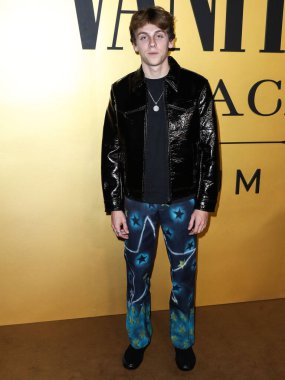 Jacob Bertrand, Vanity Fair tarafından 22 Mart 2022 'de Hollywood, Los Angeles, Kaliforniya, ABD' de düzenlenen Vanity Fair tarafından düzenlenen Genç Hollywood Gecesi 'ne geldi.. 