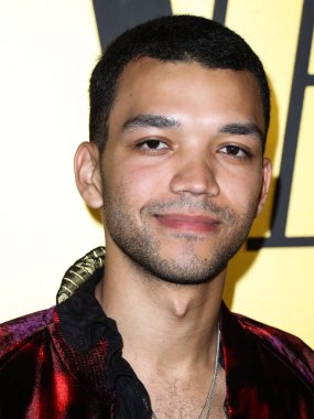 Justice Smith, 22 Mart 2022 'de Hollywood, Los Angeles, Kaliforniya' da Vanity Fair tarafından düzenlenen Genç Hollywood Gecesi 'ne geldi.. 