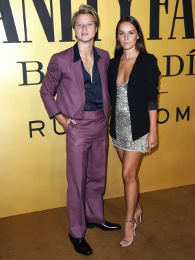 Rudy Pankow ve Elaine Siemek, Vanities Party: A Night For Young Hollywood Sunuculuğunu Musso ve Frank Grill 'de 22 Mart 2022' de Hollywood, Los Angeles, Kaliforniya, ABD 'de gerçekleştirdi..