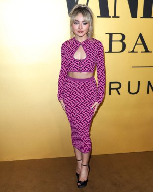 Sabrina Carpenter, Vanity Fair tarafından 22 Mart 2022 'de Hollywood, Los Angeles, Kaliforniya, ABD' de düzenlenen Vanity Fair tarafından düzenlenen Genç Hollywood Gecesi 'ne geldi..