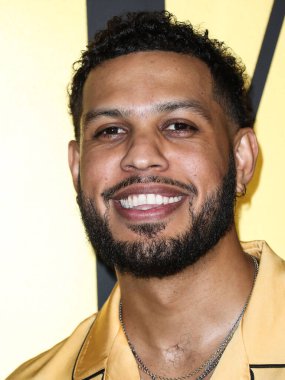 Sarunas Jackson, Vanity Fair tarafından 22 Mart 2022 'de Hollywood, Los Angeles, Kaliforniya, ABD' de düzenlenen Vanity Fair tarafından düzenlenen Genç Hollywood Gecesi 'ne geldi.