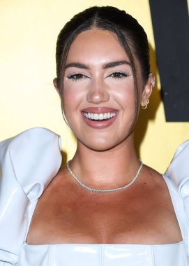 Tinx, Vanity Fair tarafından 22 Mart 2022 'de Hollywood, Los Angeles, Kaliforniya, ABD' de düzenlenen Vanity Fair 'de düzenlenen Genç Hollywood Gecesi' ne geldi.. 