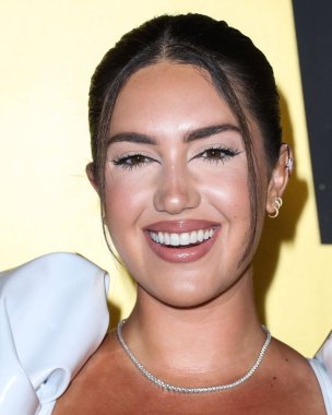 Tinx, Vanity Fair tarafından 22 Mart 2022 'de Hollywood, Los Angeles, Kaliforniya, ABD' de düzenlenen Vanity Fair 'de düzenlenen Genç Hollywood Gecesi' ne geldi.. 